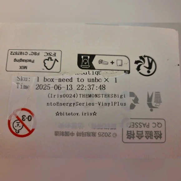 Labubu "Big Into Energy" Open Box - LOVE - Picture 8 of 14